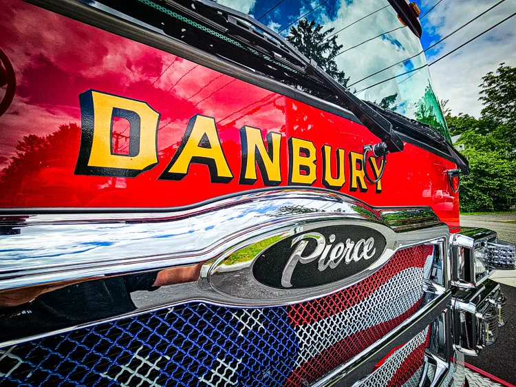 Pierce Saber Pumper exterior view, photo 35 of 55