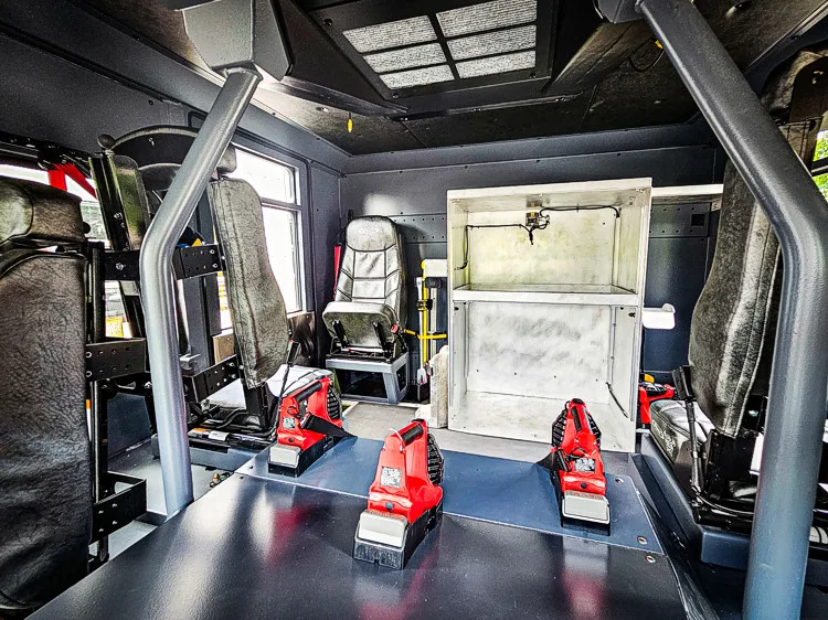 Pierce Saber Pumper exterior view, photo 38 of 55