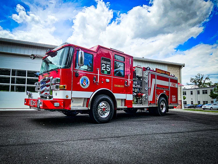 Pierce Saber Pumper exterior view, photo 42 of 55