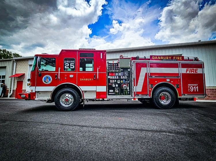 Pierce Saber Pumper exterior view, photo 44 of 55