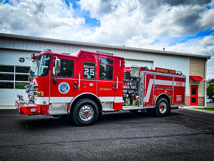Pierce Saber Pumper exterior view, photo 52 of 55