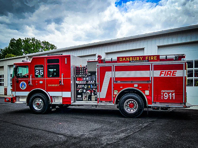 Pierce Saber Pumper exterior view, photo 53 of 55
