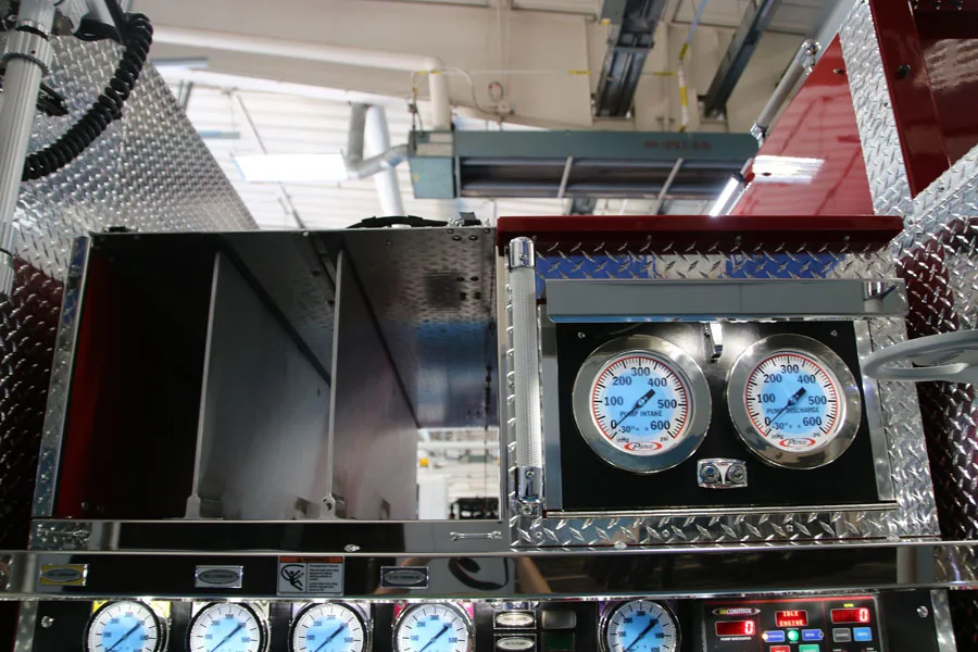 Pierce Arrow Pumper exterior view, photo 16 of 67