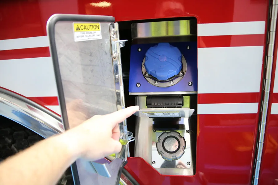 Pierce Arrow Pumper exterior view, photo 22 of 67