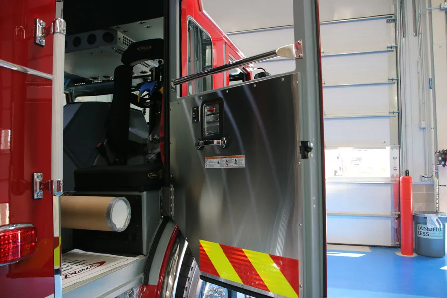 Pierce Arrow Pumper exterior view, photo 44 of 67