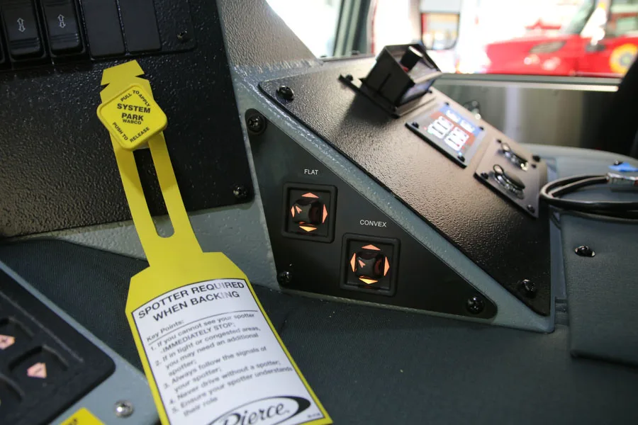 Pierce Arrow Pumper exterior view, photo 56 of 67