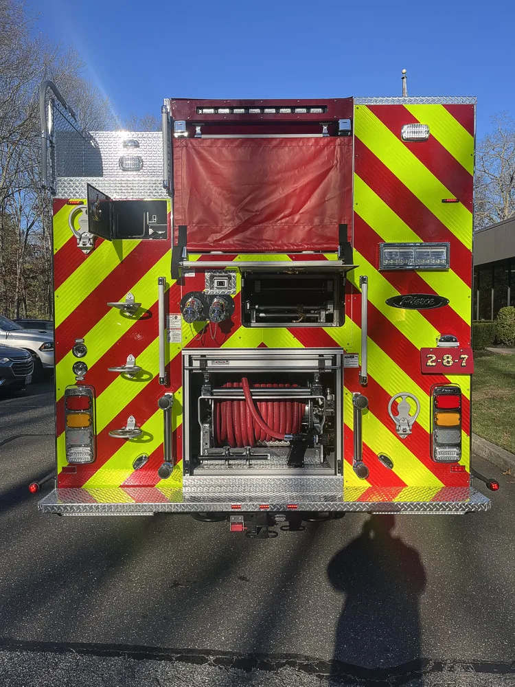 Pierce Enforcer Rescue Pumper exterior view, photo 17 of 31