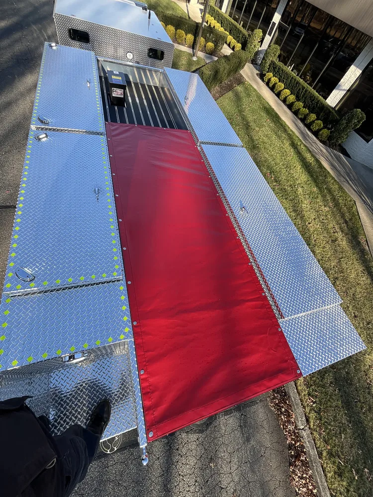 Pierce Enforcer Rescue Pumper exterior view, photo 18 of 31