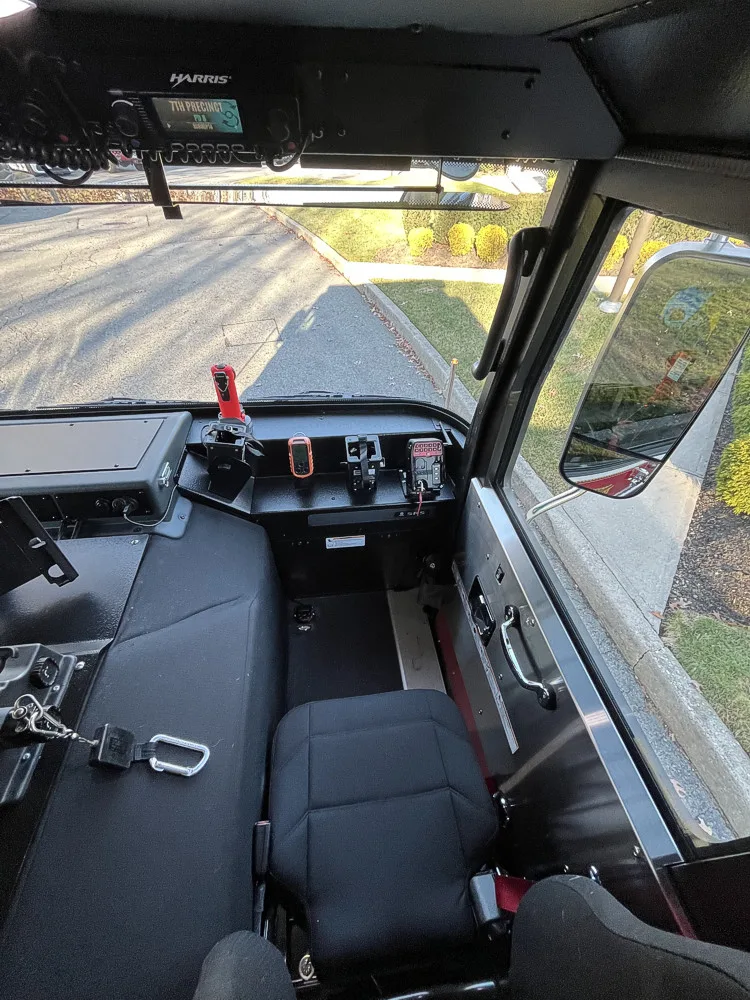 Pierce Enforcer Rescue Pumper exterior view, photo 29 of 31