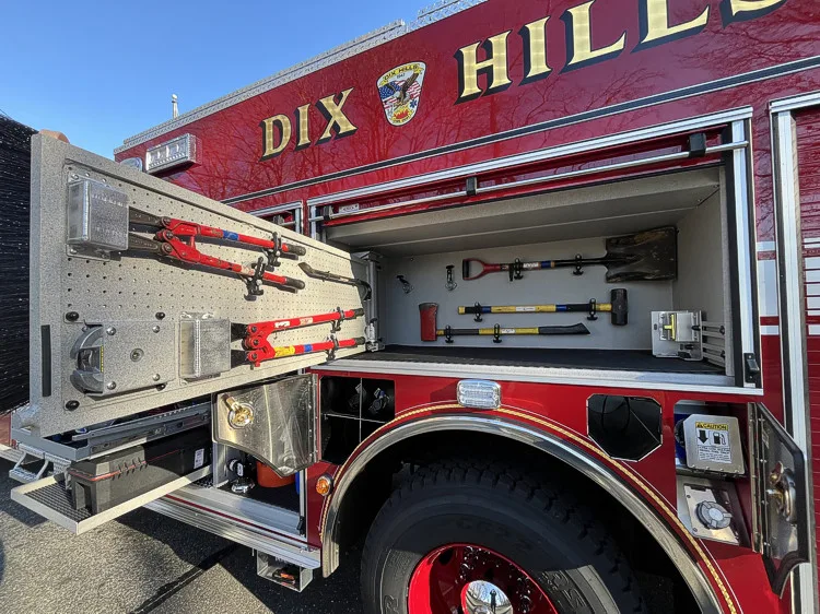 Pierce Enforcer Rescue Pumper exterior view, photo 7 of 31