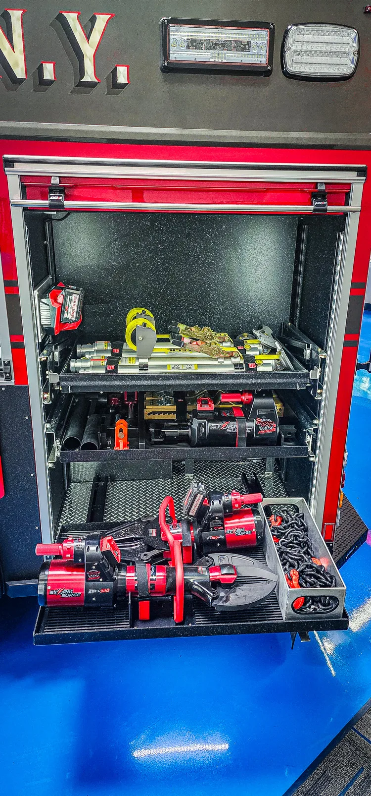 Pierce Enforcer Pumper exterior view, photo 24 of 45