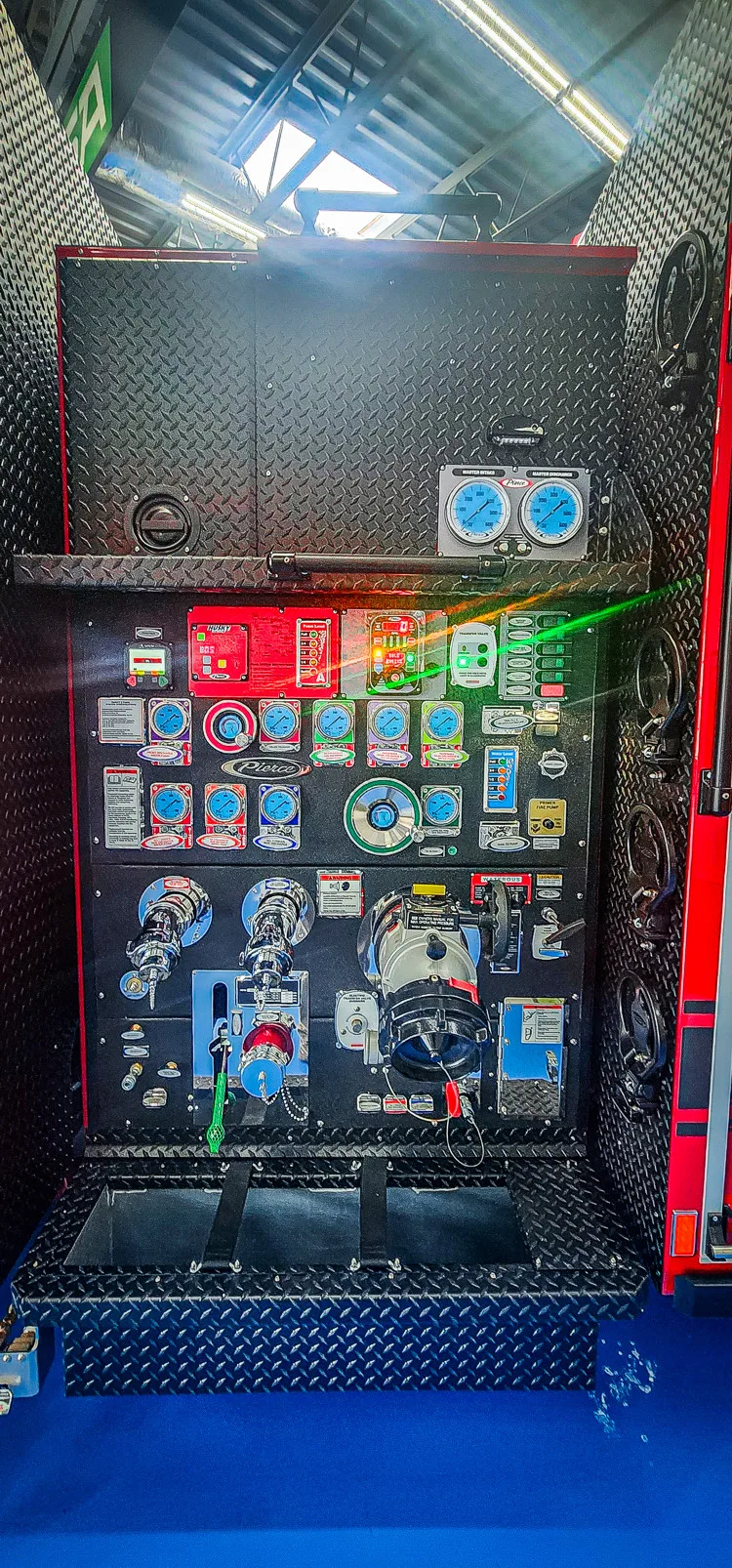 Pierce Enforcer Pumper exterior view, photo 28 of 45