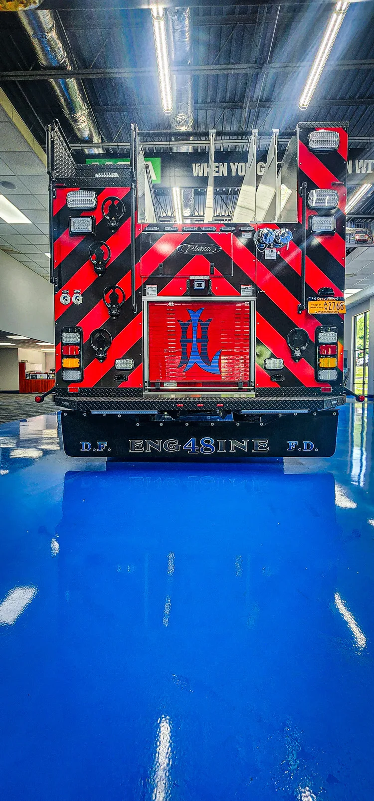 Pierce Enforcer Pumper exterior view, photo 40 of 45