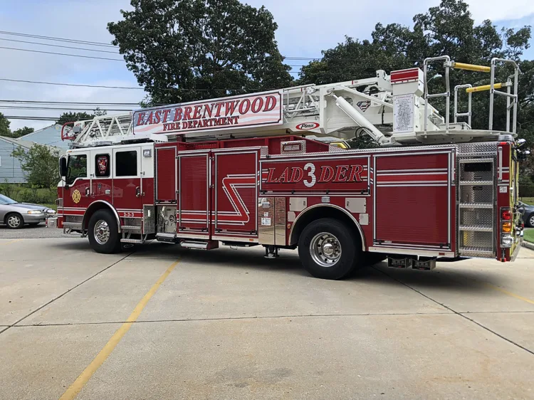 Pierce Impel Pumper exterior view, photo 10 of 30
