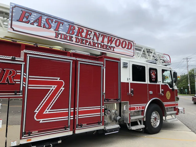 Pierce Impel Pumper exterior view, photo 13 of 30