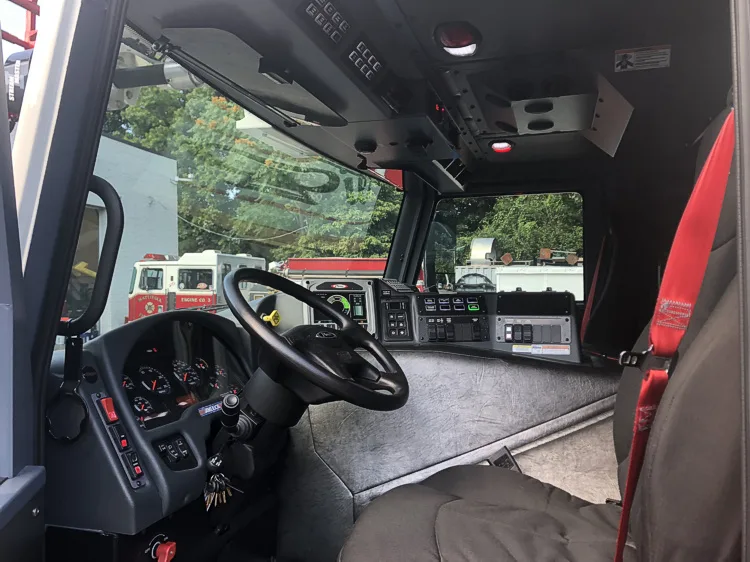 Pierce Impel Pumper exterior view, photo 15 of 30