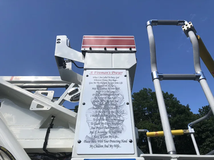 Pierce Impel Pumper exterior view, photo 16 of 30