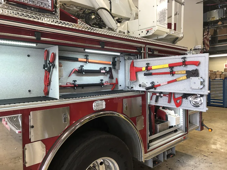 Pierce Impel Pumper exterior view, photo 25 of 30