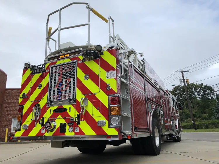 Pierce Impel Pumper exterior view, photo 3 of 30