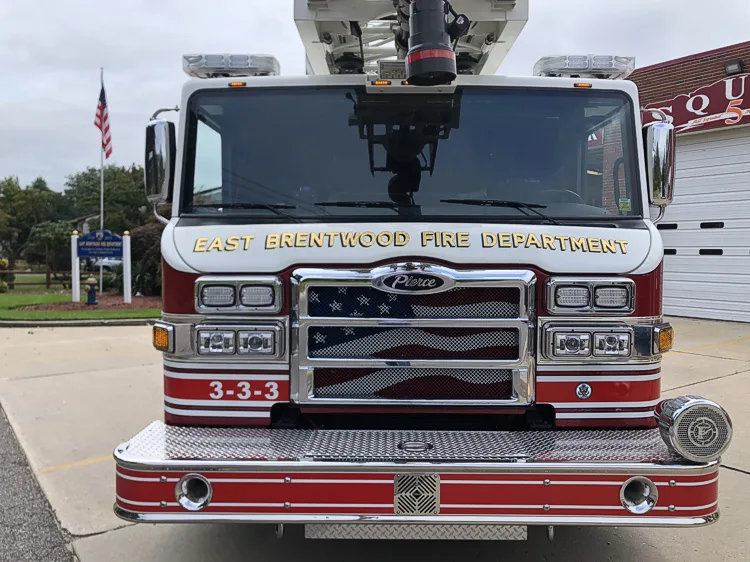 Pierce Impel Pumper exterior view, photo 4 of 30
