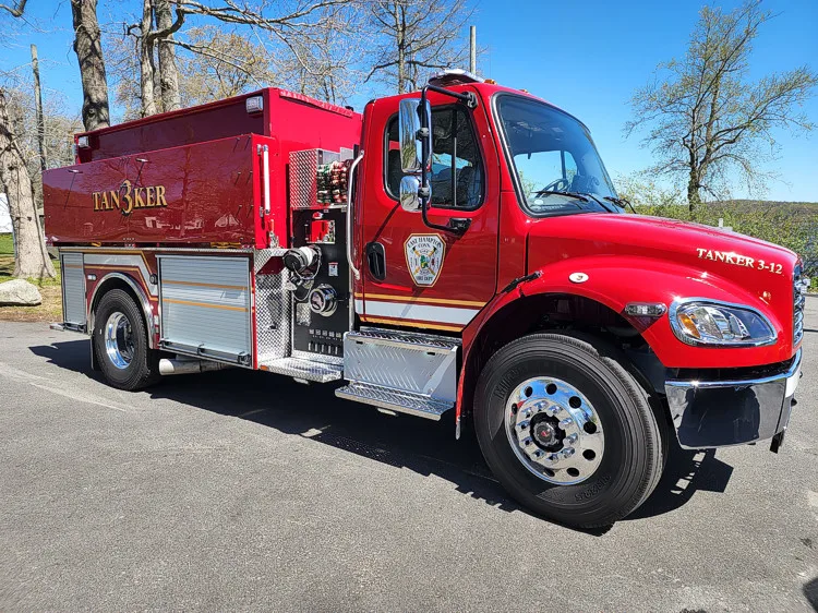 Tanker side profile view showing full tank body and wheelbase