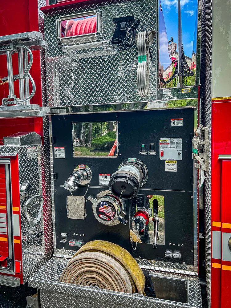 Pierce Enforcer Pumper exterior view, photo 10 of 29