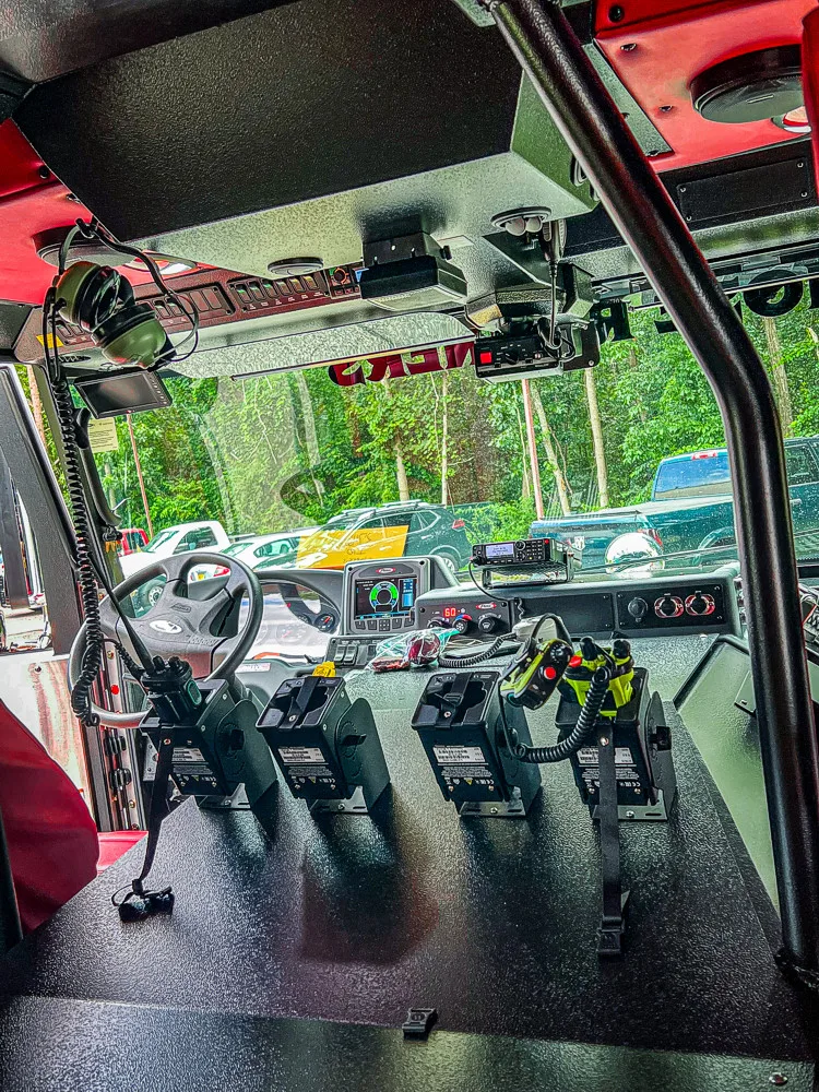 Pierce Enforcer Pumper exterior view, photo 11 of 29