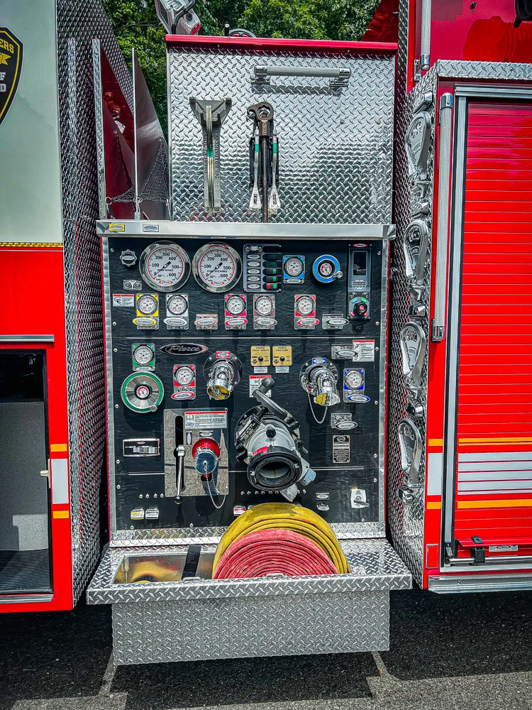 Pierce Enforcer Pumper exterior view, photo 20 of 29