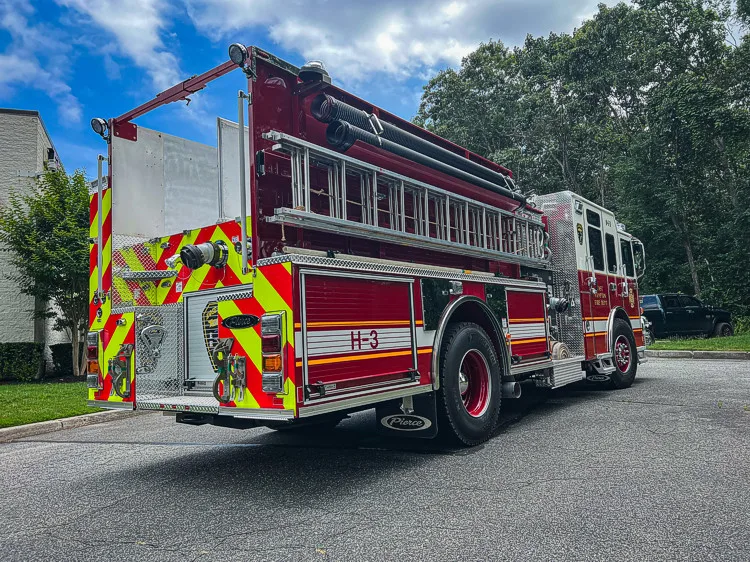 Pierce Enforcer Pumper exterior view, photo 6 of 29