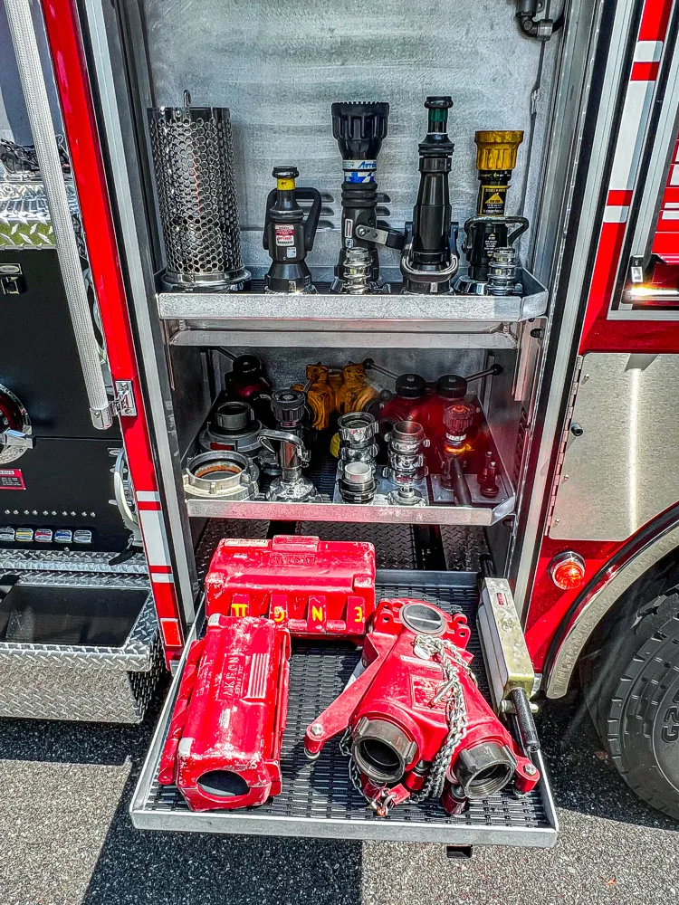 Pierce Enforcer Pumper exterior view, photo 19 of 31