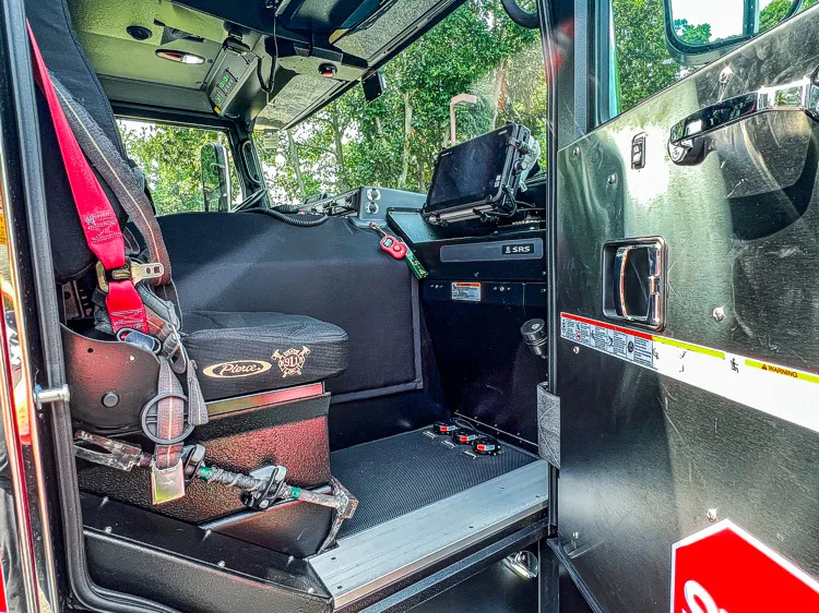 Pierce Enforcer Pumper exterior view, photo 31 of 31