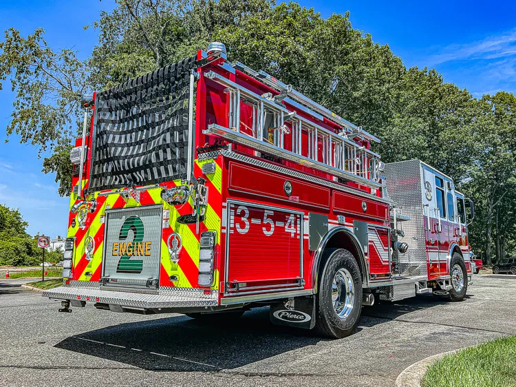 Pierce Enforcer Pumper exterior view, photo 6 of 31