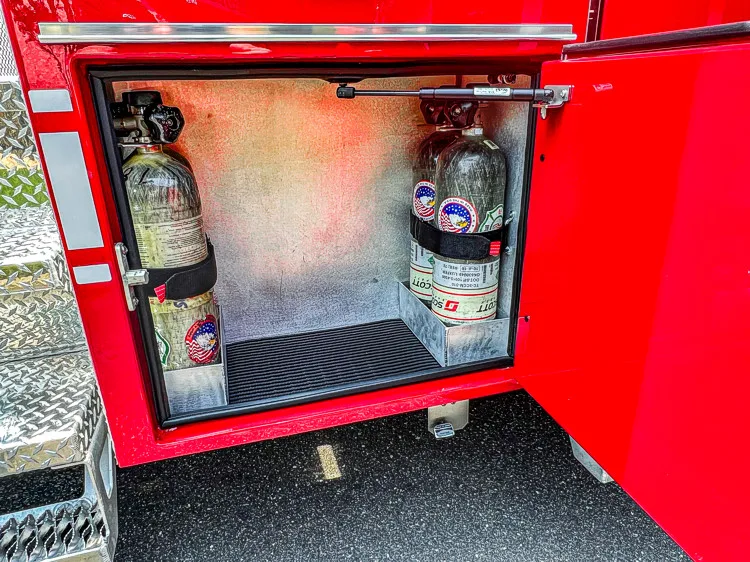 Pierce Enforcer Pumper exterior view, photo 9 of 31