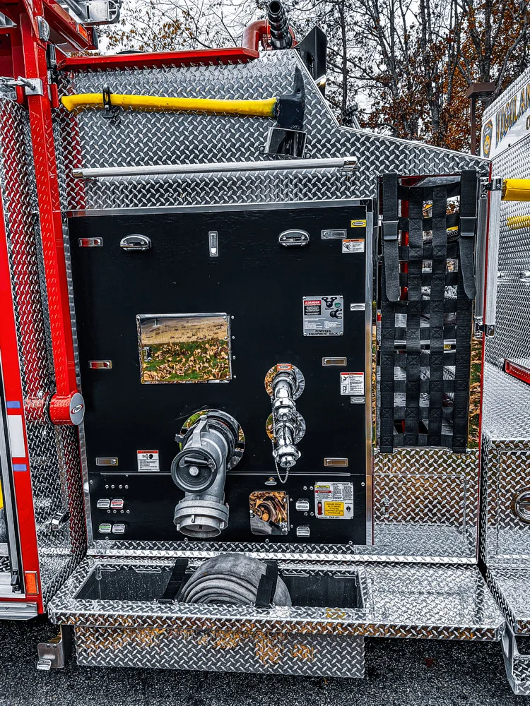 Pierce Enforcer Pumper exterior view, photo 10 of 42