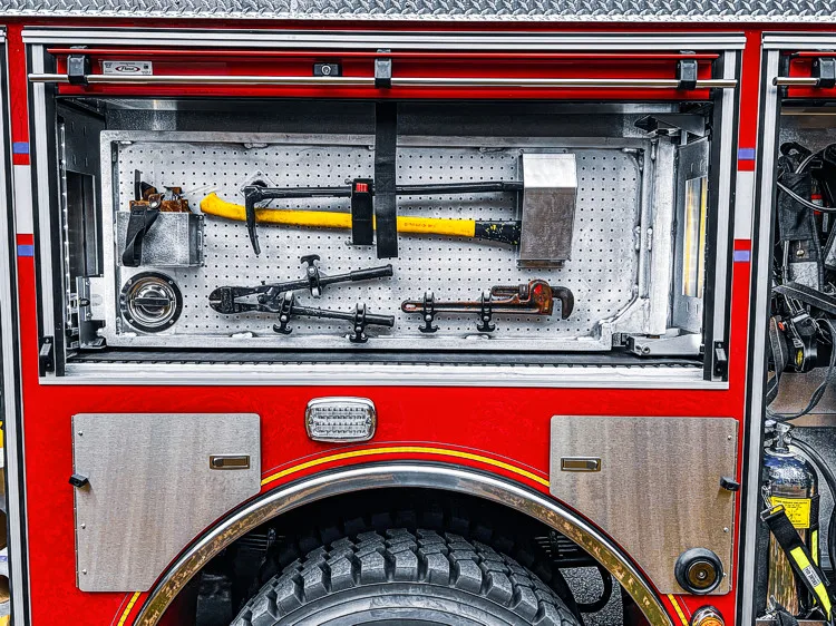 Pierce Enforcer Pumper exterior view, photo 12 of 42