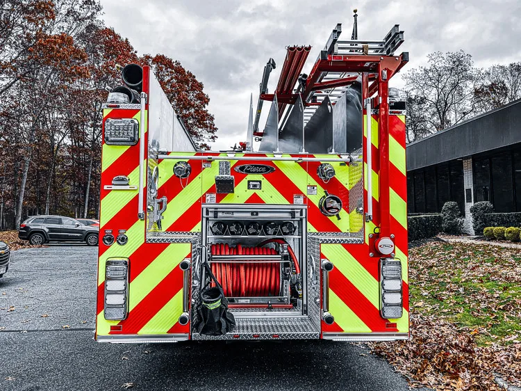 Pierce Enforcer Pumper exterior view, photo 19 of 42
