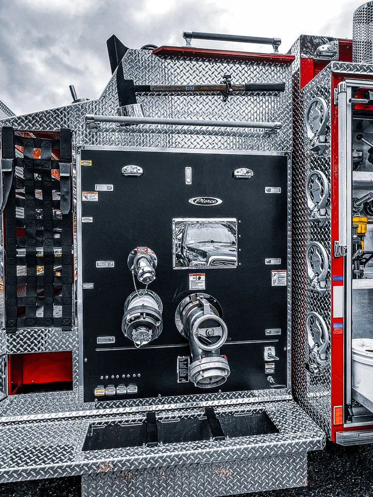 Pierce Enforcer Pumper exterior view, photo 22 of 42