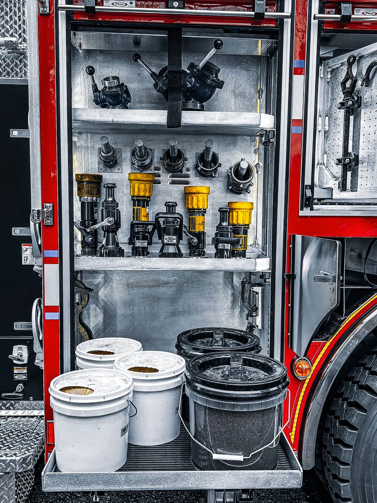 Pierce Enforcer Pumper exterior view, photo 23 of 42