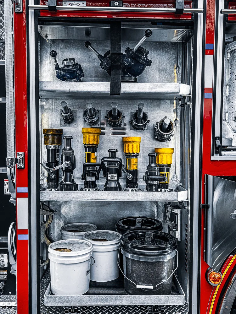 Pierce Enforcer Pumper exterior view, photo 24 of 42