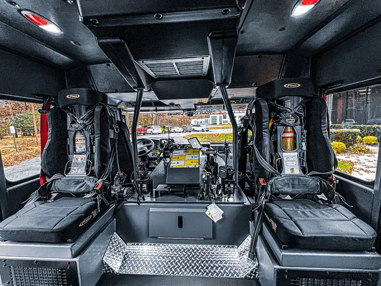 Pierce Enforcer Pumper exterior view, photo 33 of 42