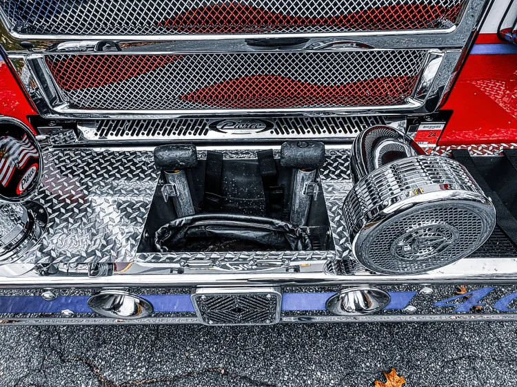 Pierce Enforcer Pumper exterior view, photo 41 of 42