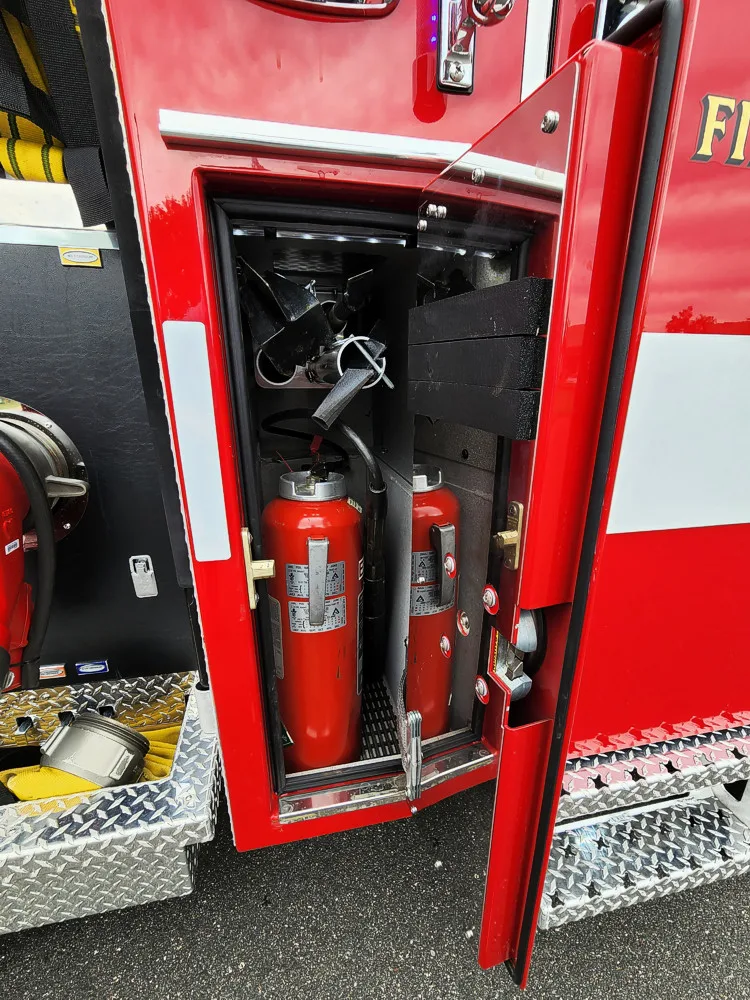 Pierce Velocity Aerial exterior view, photo 19 of 28