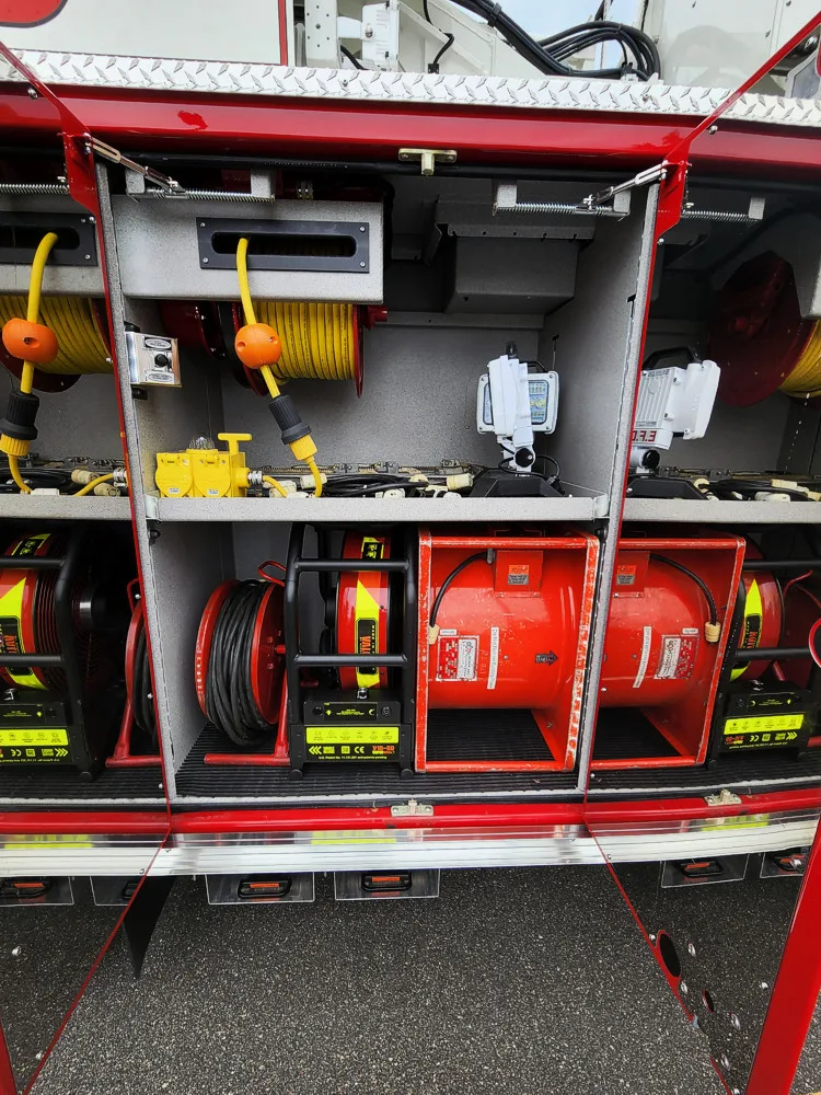 Pierce Velocity Aerial exterior view, photo 22 of 28