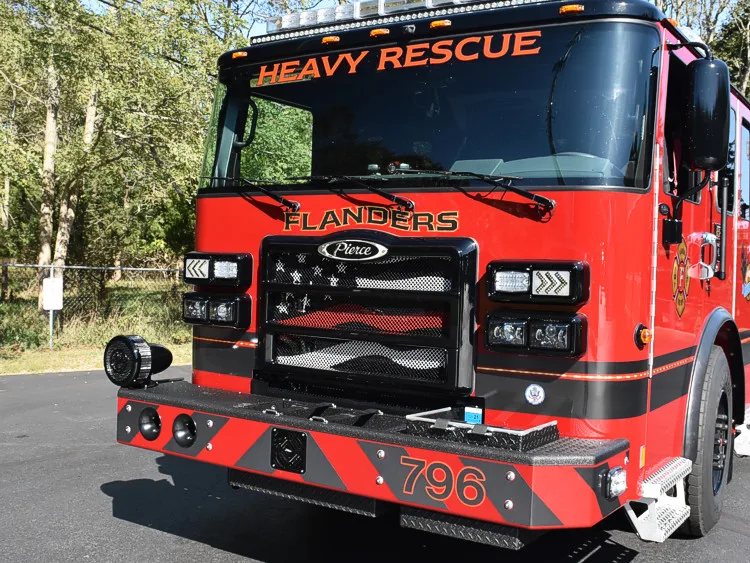 Pierce Enforcer exterior view, photo 2 of 26