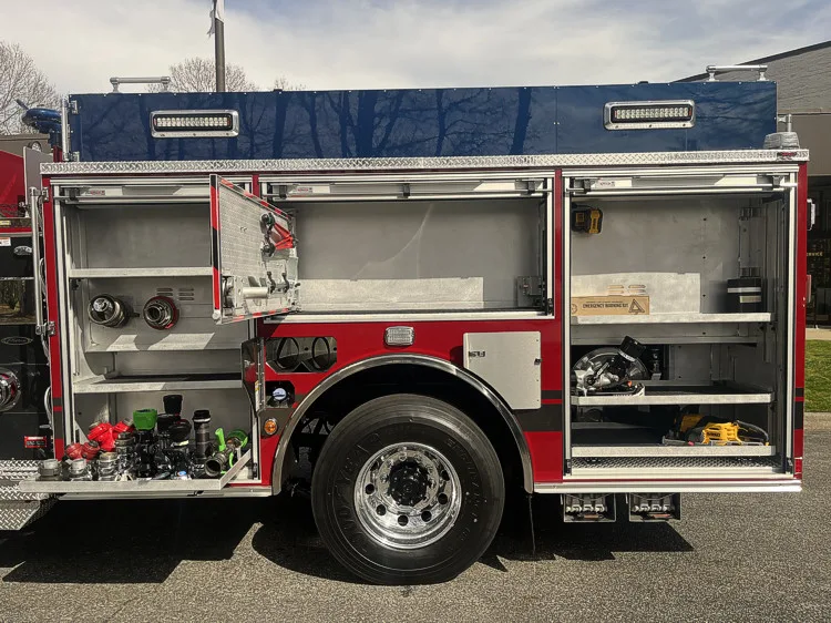 Pierce Enforcer Pumper exterior view, photo 14 of 28