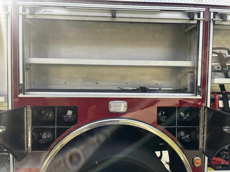 Pierce Enforcer Pumper exterior view, photo 18 of 28