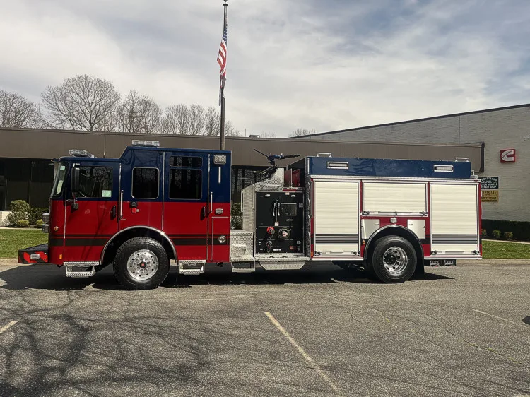 Pierce Enforcer Pumper exterior view, photo 2 of 28