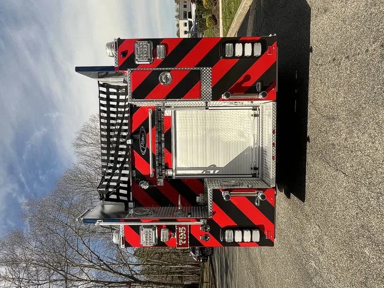 Pierce Enforcer Pumper exterior view, photo 4 of 28