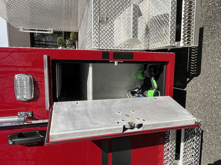 Pierce Enforcer Pumper exterior view, photo 9 of 28