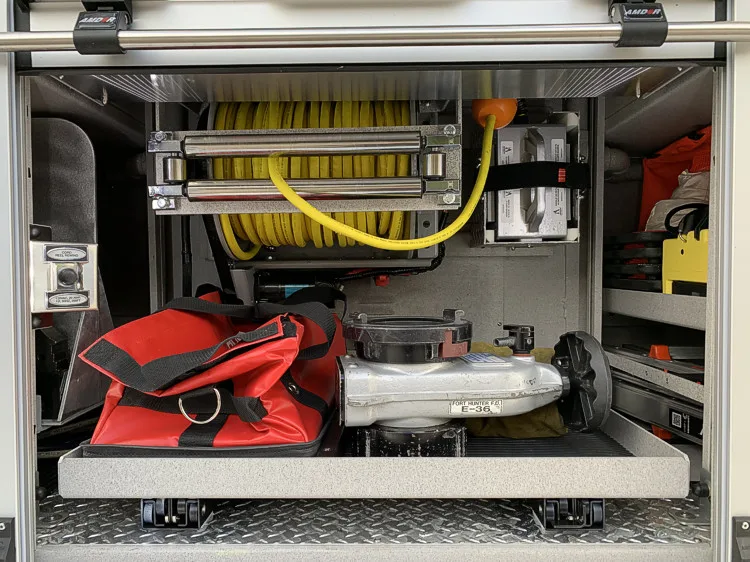 Pierce Velocity Pumper exterior view, photo 17 of 27